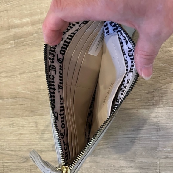 Juicy Couture Silver Wristlet Wallet Zippered Purse NWOT - Picture 10 of 15